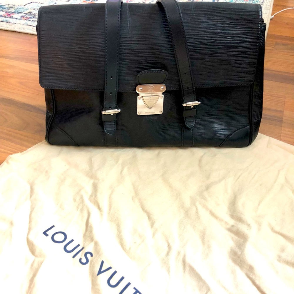 Louis Vuitton Epi Leather Segur MM Black